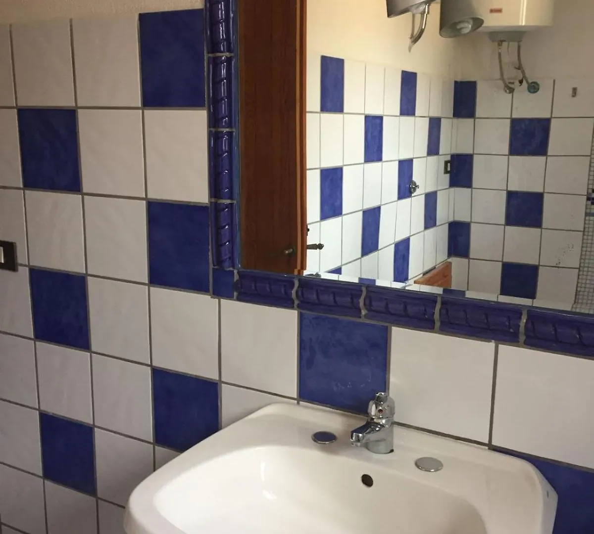 Casa Vacanze A 200 Mt Spiaggia Con 5 Camere 2 Bagni E 10 Posti Letto بورتو أوتيولو 0*,