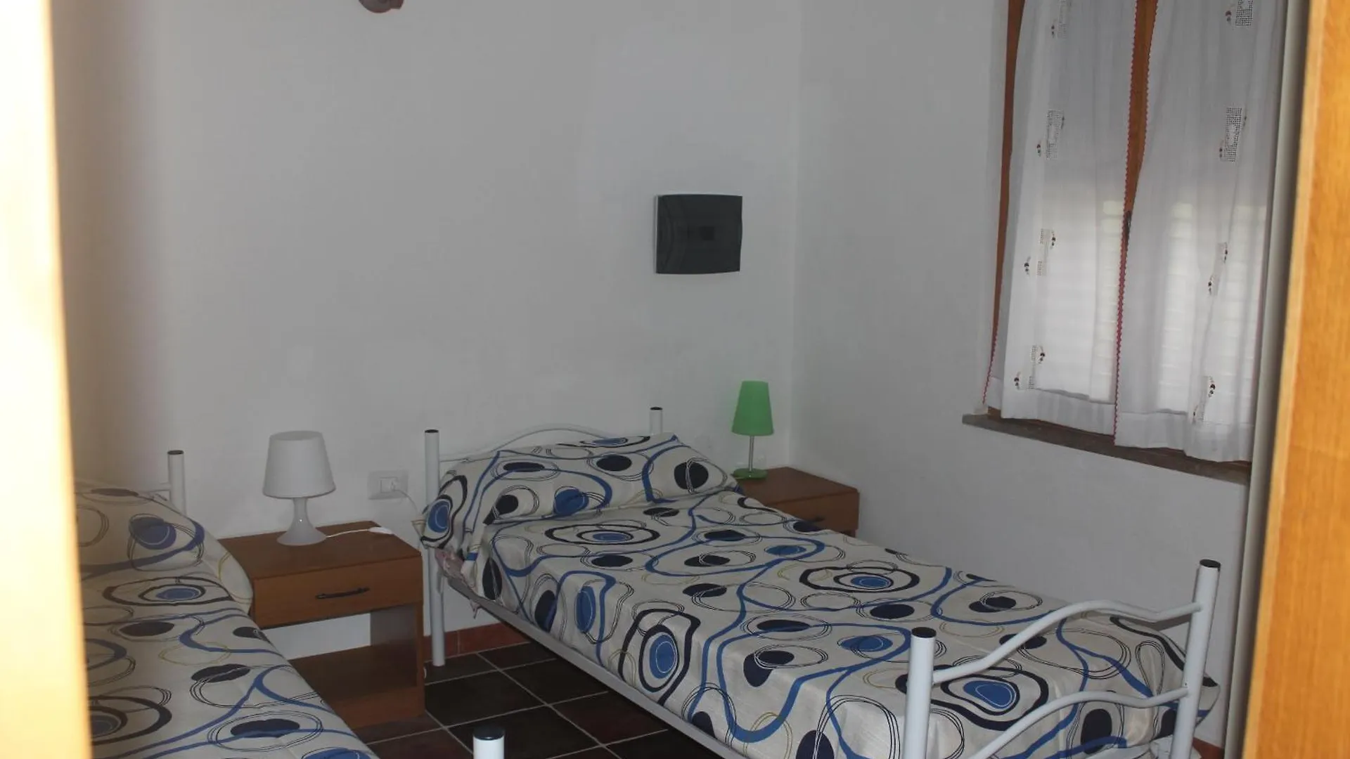شقة Casa Vacanze A 200 Mt Spiaggia Con 5 Camere 2 Bagni E 10 Posti Letto بورتو أوتيولو إيطاليا
