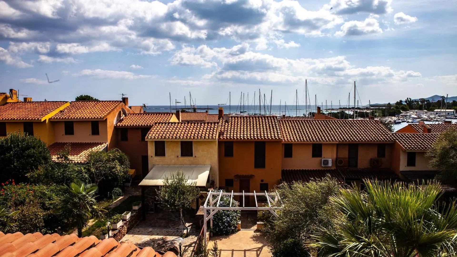 Casa Vacanze A 200 Mt Spiaggia Con 5 Camere 2 Bagni E 10 Posti Letto بورتو أوتيولو شقة