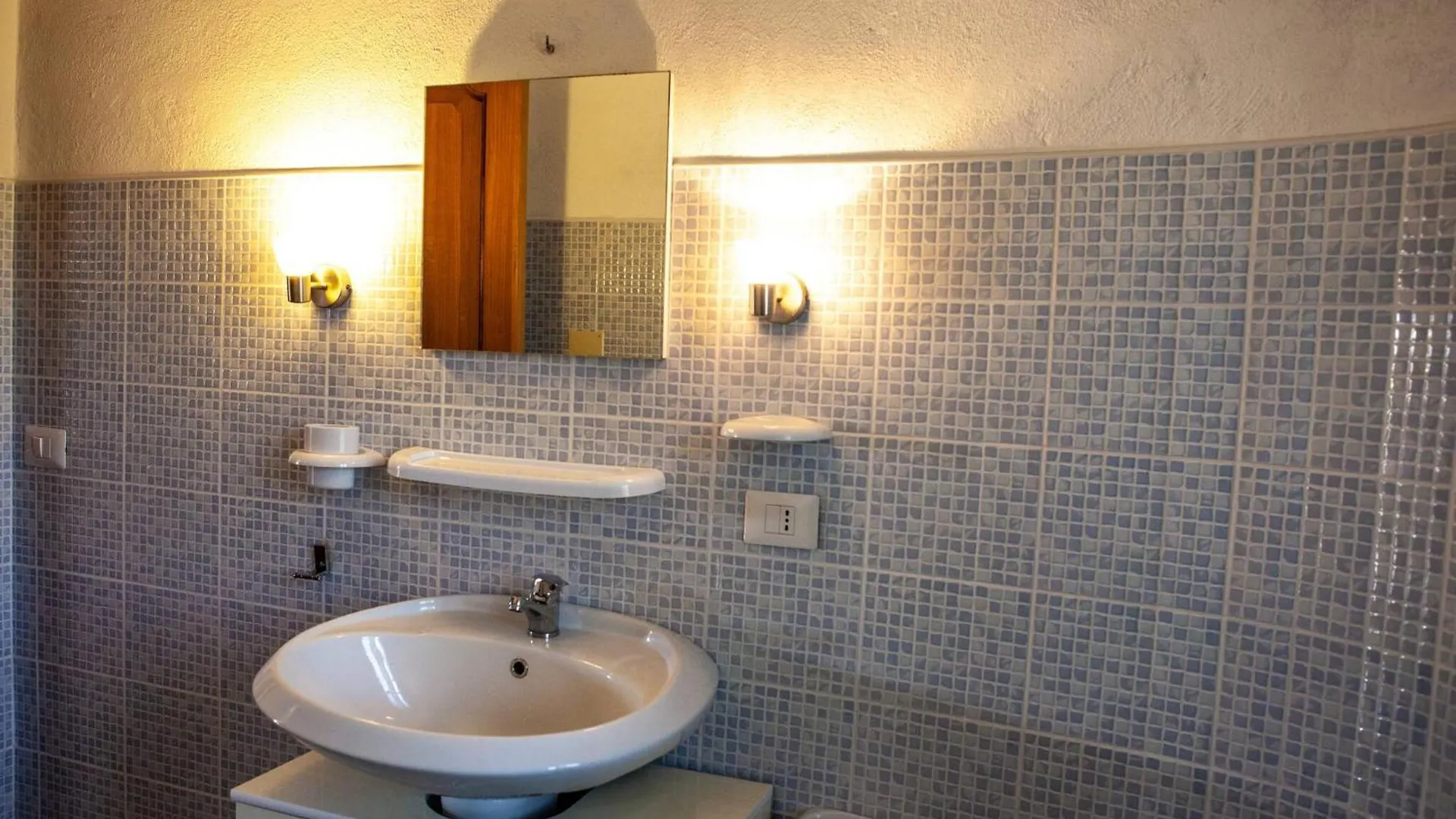 شقة Casa Vacanze A 200 Mt Spiaggia Con 5 Camere 2 Bagni E 10 Posti Letto بورتو أوتيولو